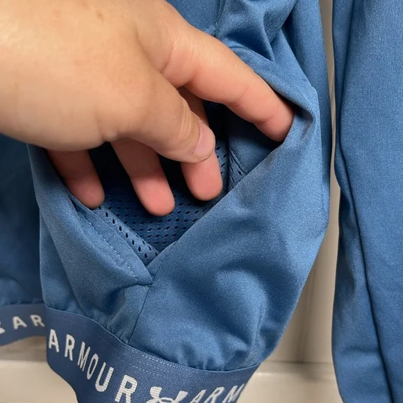 Under Armour Zip Up jacket - Picture 6 of 11